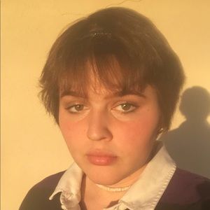 Meet your Posher, Claire